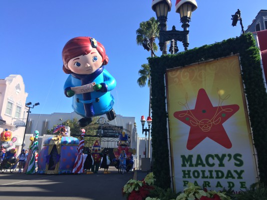 Macy's Holiday Parade Orlando Florida